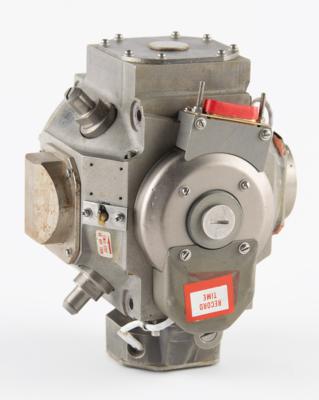 Lot #2221 Aircraft Gyro/Pump Assembly - Image 2