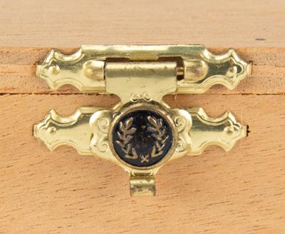 Lot #2218 Fidel Castro Signed Cigar Box - Image 8