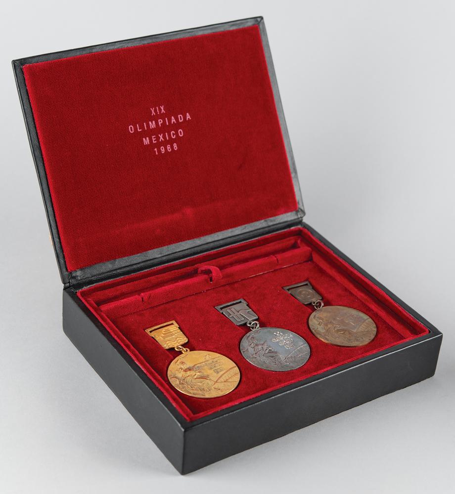 1968年メキシコオリンピック金銀メダルセット Mexico City 1968 Summer Olympics Set of Gold, Silver, and Bronze