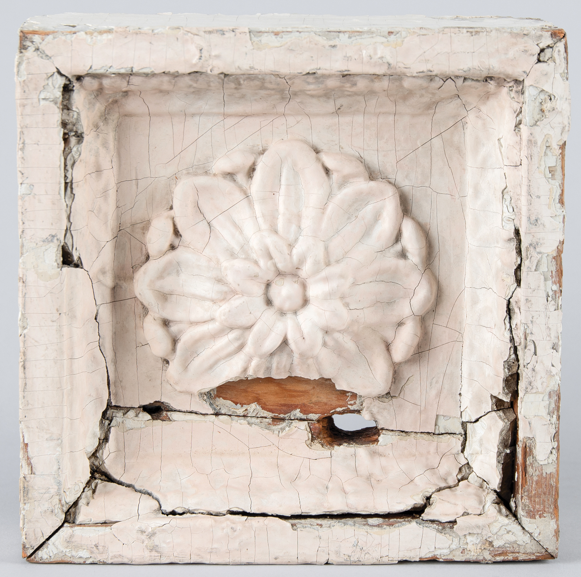 Lot #45 White House Doorway Corner Molding: Doorway corner rosette molding from the White House interior, removed by Knipp & Co. during Truman's renovation - Image 1