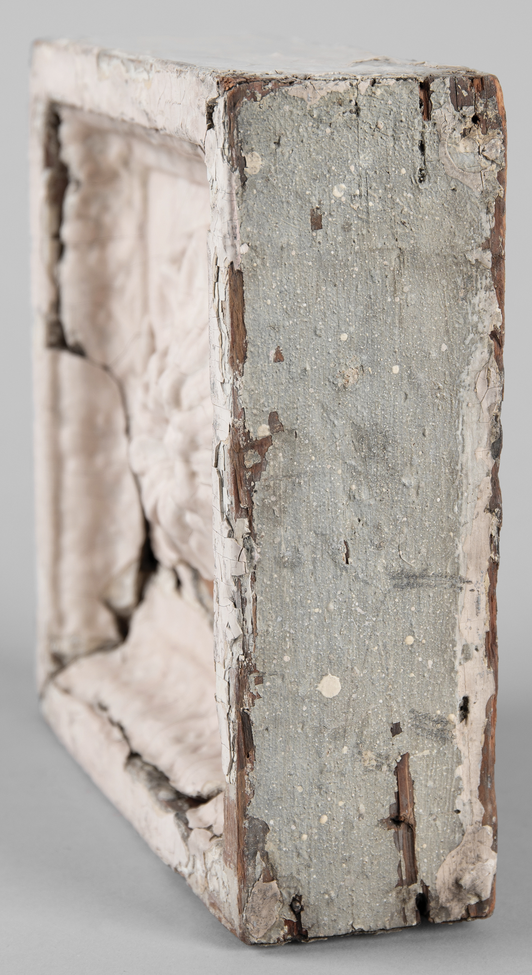 Lot #45 White House Doorway Corner Molding: Doorway corner rosette molding from the White House interior, removed by Knipp & Co. during Truman's renovation - Image 3
