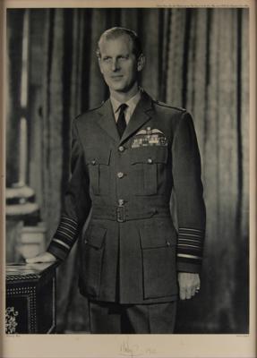 Lot #161 Queen Elizabeth II and Prince Philip (2) Signed Oversized Photographs by Baron Studios (1962) - Image 4