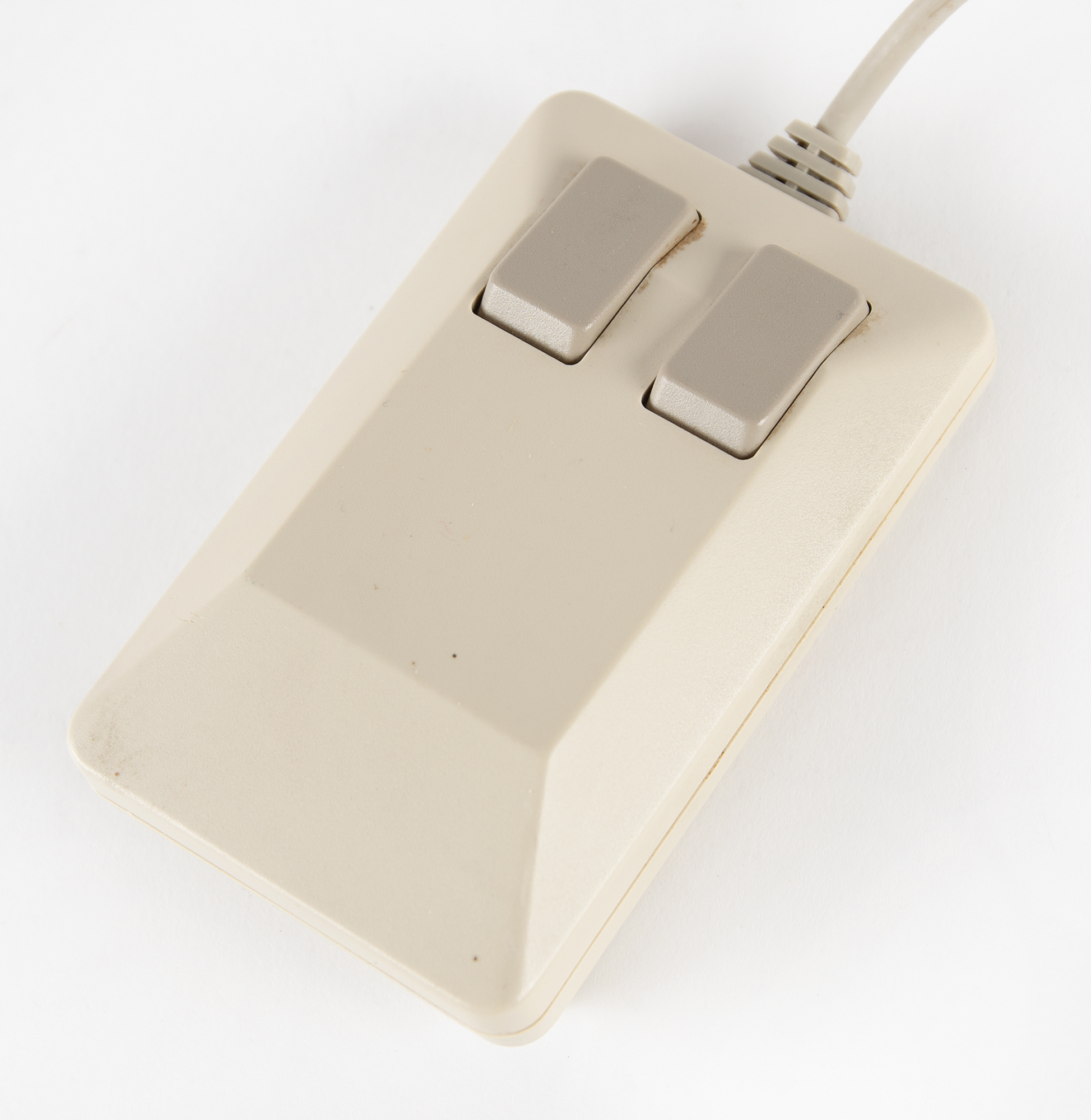 Commodore Amiga 2000 with Keyboard, Mouse, and Software | RR Auction