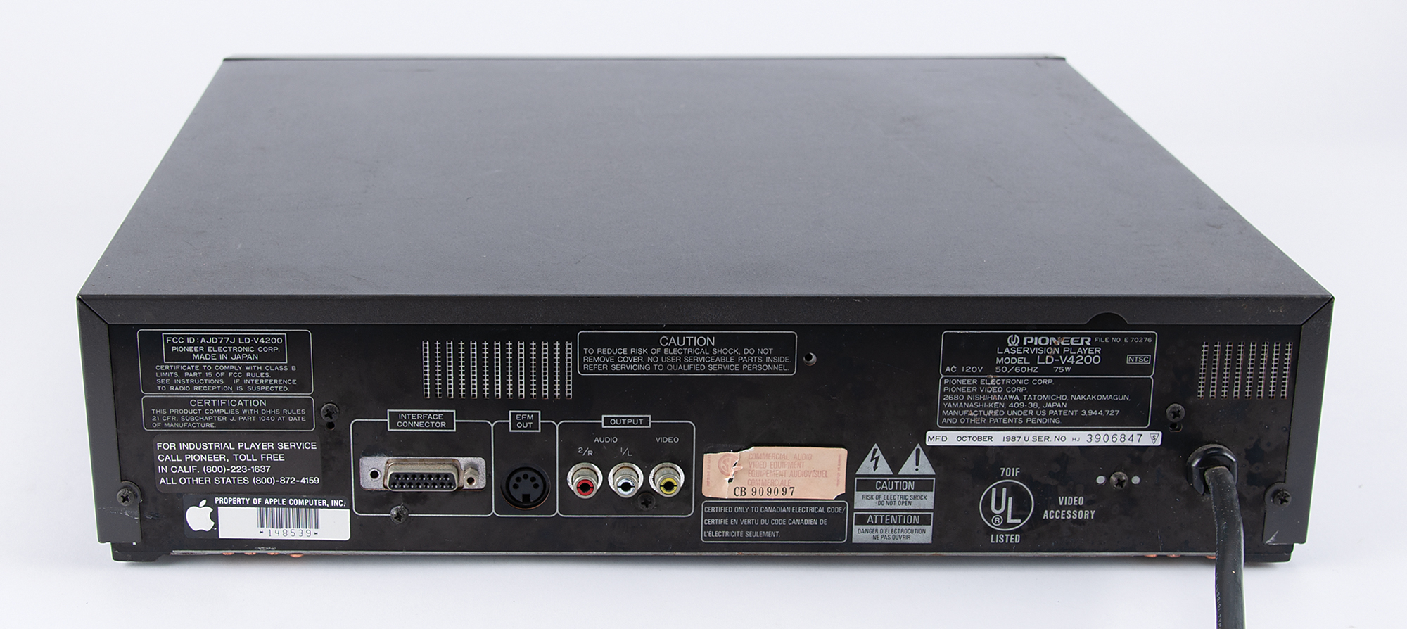 Apple-Owned Pioneer LaserDisc Player with Apple Training
