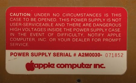 Lot #3006 Apple II EuroPlus Computer with Disk II Floppy Disk Drive (Made in Ireland) - Image 6