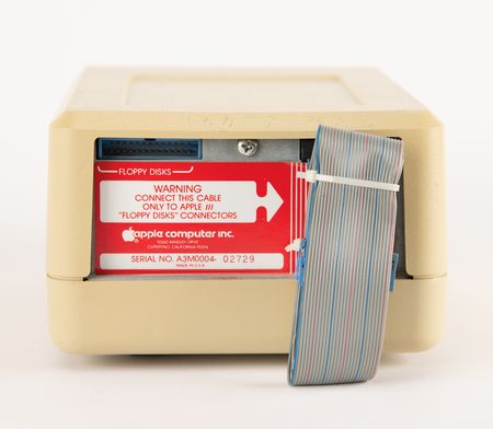 Lot #3011 Apple III Computer with Apple Disk III, Apple Softcard III System (unopened), and an Apple III Business Basic Software Package - Image 9