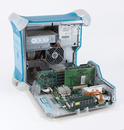 Lot #3039 Apple Power Macintosh G3 Desktop Computer Tower with Matching Epson Stylus Color 740i Printer (with Boxes) - Image 2