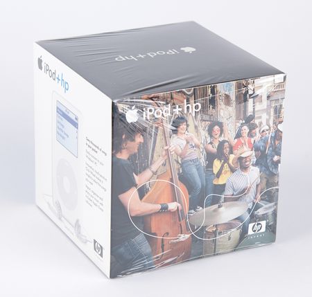 Lot #3062 Apple iPod+HP (4th Generation, Sealed - 40GB) - Image 2