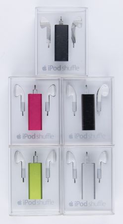 Lot #3072 Apple iPod Shuffle Collection (3rd Generation, Sealed - 2GB and 4GB) - Lot of 5 - Image 2