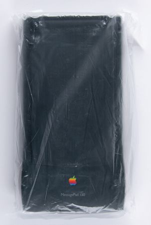 Lot #3036 Apple Newton MessagePad 130 (New in Box) - Image 2