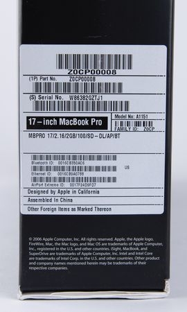 Lot #3047 Apple MacBook Pro (Unopened 1st Generation Intel, 2GB) 17-inch - Image 6