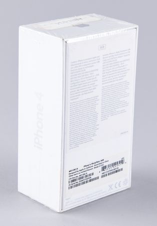 Lot #3053 Apple iPhone 4 (4th Generation, Sealed - 8GB) Black Version - Image 2