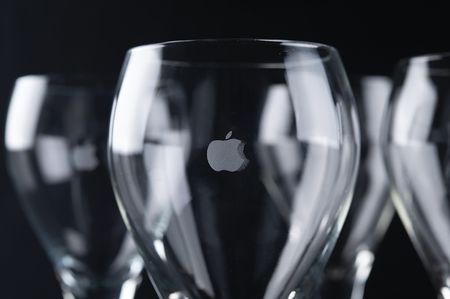 Lot #3122 Apple 'One Billion Sales' Wine Glasses (1982) - Complete Set of (4) with Original Slipcase Box - Image 2
