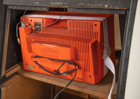 Lot #3165 Atari: Space Race Arcade Video Game - The First to Feature Joysticks - Image 9