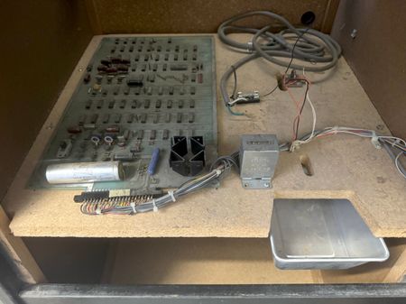 Lot #3165 Atari: Space Race Arcade Video Game - The First to Feature Joysticks - Image 10