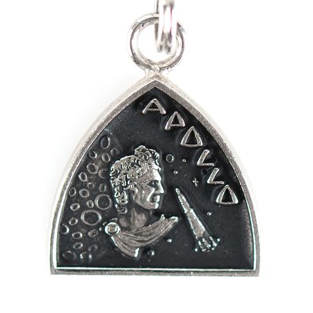 Lot #4011 Gus Grissom: Charm Bracelet with Flown Liberty Bell 7 Dime and Flown Gemini 3 Fliteline Medallion - Image 4