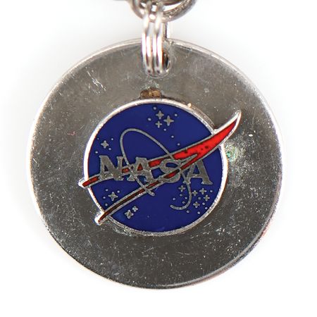 Lot #4011 Gus Grissom: Charm Bracelet with Flown Liberty Bell 7 Dime and Flown Gemini 3 Fliteline Medallion - Image 7