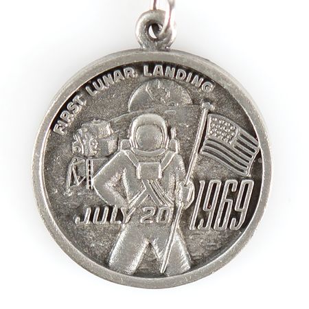Lot #4011 Gus Grissom: Charm Bracelet with Flown Liberty Bell 7 Dime and Flown Gemini 3 Fliteline Medallion - Image 9
