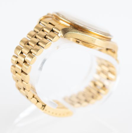 Lot #4162 Richard Gordon's 18K Gold Omega Speedmaster Professional 1969 Apollo 11 Commemorative Watch - Image 4