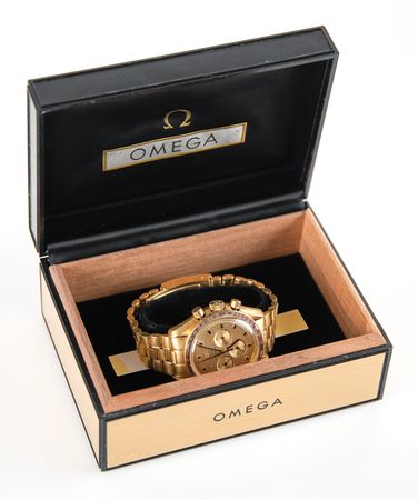 Lot #4162 Richard Gordon's 18K Gold Omega Speedmaster Professional 1969 Apollo 11 Commemorative Watch - Image 8