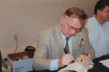 Lot #4408 Orlan EVA Cosmonaut Space Suit Gloves Signed by Alexei Leonov, Valery Kubasov, and Valentina Tereshkova - Image 12