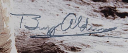 Lot #4142 Buzz Aldrin Signed Photograph - Image 3