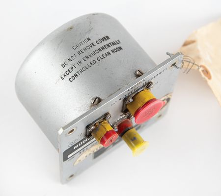 Lot #4440 NASA Lewis Research Center Vehicleborne Command Receiver Decoder - Image 2