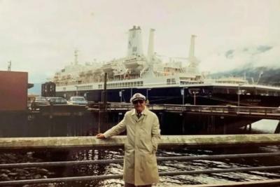 Lot #280 Joseph Bonanno Personally-Owned and -Worn Trench Coat, Flat Cap, and Handkerchief - Image 10