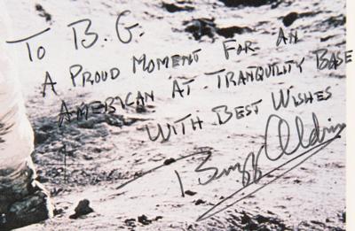 Lot #516 Buzz Aldrin Signed Photograph - Image 2