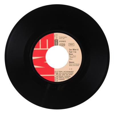 Lot #5112 Queen Signed 45 RPM Single Record for 'Seven Seas of Rhye' - The First Queen Song to Hit the Charts - Image 3