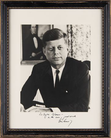 Lot #25 John F. Kennedy Signed Photograph by Alfred Eisenstaedt - Image 3
