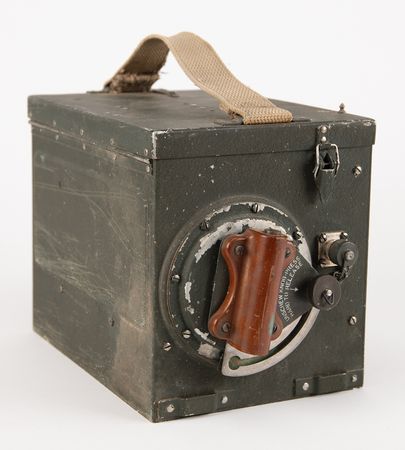 Lot #404 WWII American TBY-4 Two-Way 'Code Talker' Radio Transmitter/Receiver Radio - Image 7
