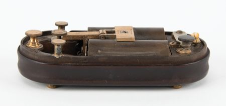 Lot #398 Civil War: 1860s Caton Pocket Telegraph Key: Rare 1860s Caton pocket relay, as used by spies in the Civil War - Image 2