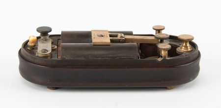 Lot #398 Civil War: 1860s Caton Pocket Telegraph Key: Rare 1860s Caton pocket relay, as used by spies in the Civil War - Image 3