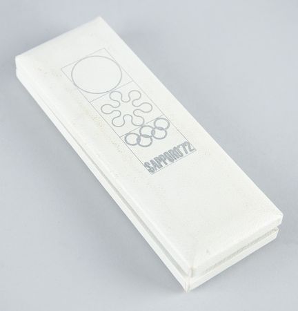 Lot #3203 Sapporo 1972 Winter Olympics Organizing Committee Official Badge - Image 4
