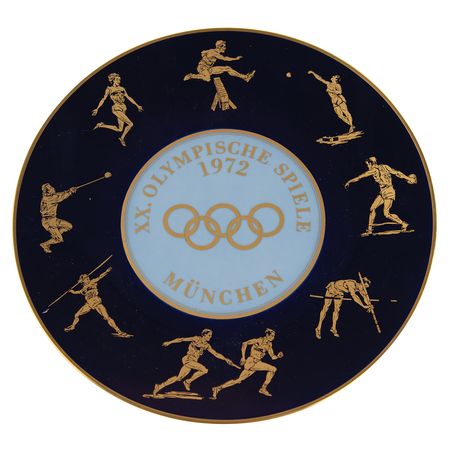 Lot #3356 Munich 1972 Summer Olympics (5) Souvenirs and Reports - Image 5