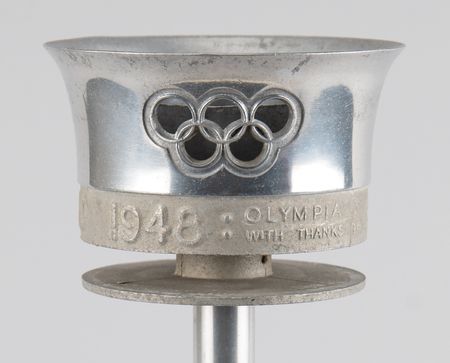 Lot #3002 London 1948 Summer Olympics Torch - Image 4