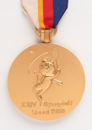 Lot #3098 Seoul 1988 Summer Olympics 'Exhibition Sport' Gold Winner's Medal for Badminton - Image 3