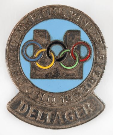 Lot #3180 Oslo 1952 Winter Olympics Participant's Badge - Image 1
