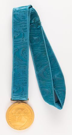 Lot #3104 Sydney 2000 Summer Olympics Gold Winner's Medal for Taekwondo - Image 2