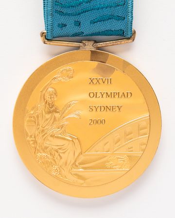 Lot #3104 Sydney 2000 Summer Olympics Gold Winner's Medal for Taekwondo - Image 3
