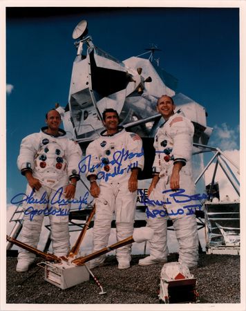 Lot #432 Apollo 12 Signed Photograph
