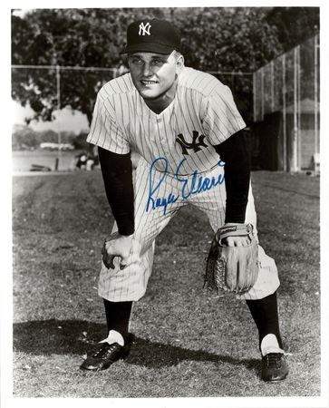 Lot #914 Roger Maris Signed Photograph