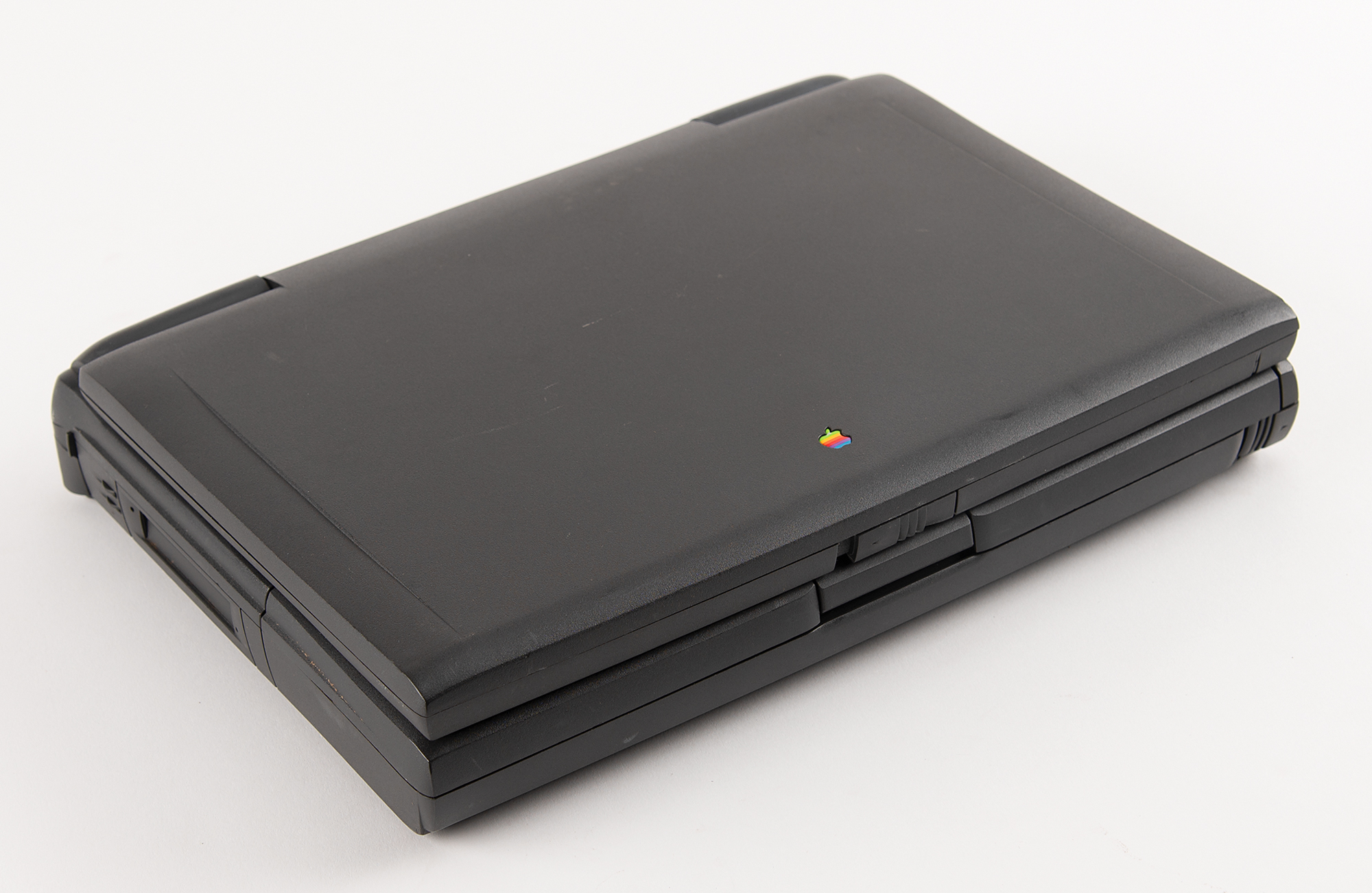 Apple PowerBook 3400C 動作品 Apple PowerBook 3400c Prototype | RR Auction