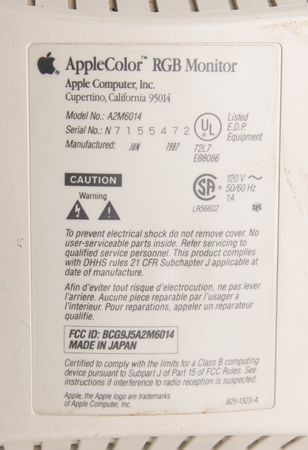 Lot #4058 Apple IIGS 'Woz Edition' Computer with Monitor, Keyboard, Mouse, External Drives, and Manuals - Image 6