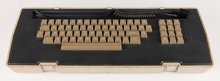 Lot #4256 Osborne 1A Portable Computer - Image 3