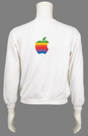 Lot #4120 Apple Computer Macintosh 1986 Chinese Technical Seminar Sweatshirt with 'Rainbow' Logo - Image 2