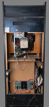 Lot #4270 Atari: Tempest Arcade Video Game (1981) - Image 12