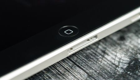 Lot #4204 Apple iPad: First Generation Prototype (2009) - Image 7