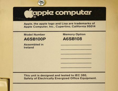 Lot #4050 Apple Lisa Computer with 'Twiggy' Drives, ProFile Hard Drive, Software, Manuals, and Printer - Image 7